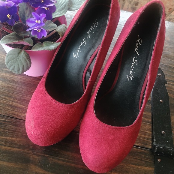 RED Velvet Snake Skin Pattern Wedges Heels 🐍❣️ - Picture 2 of 10